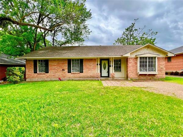 8823 Liptonshire Drive, Dallas, TX 75238