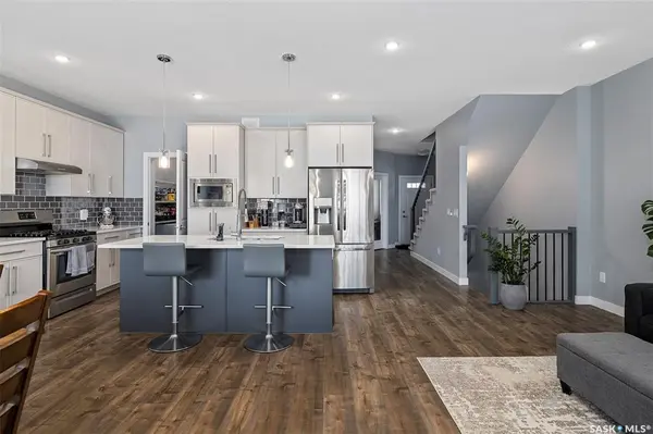 238 Stilling UNION, Saskatoon, SK S7V 0V3