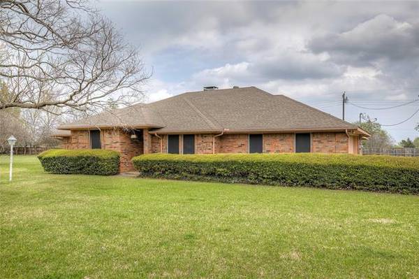 317 N Elm Street, Quinlan, TX 75474