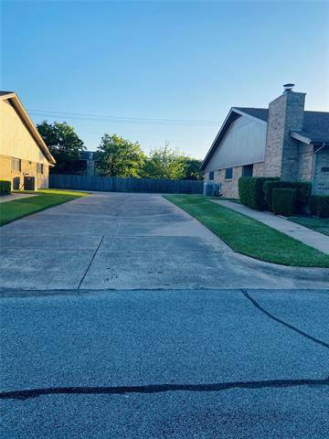 806 Shady Creek Lane, Bedford, TX 76021