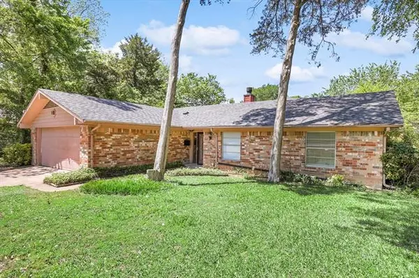 1649 Oak Glen Trail,  Dallas,  TX 75232