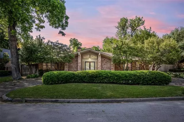 5421 Benbridge Drive, Fort Worth, TX 76107