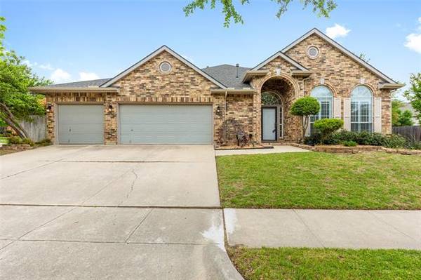 5101 SPANISH RIVER Trail, Fort Worth, TX 76137