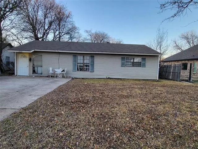 1665 Bell Avenue, Blue Mound, TX 76131