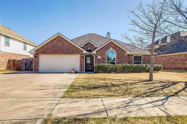 429 Hummingbird Trail, Crowley, TX 76036