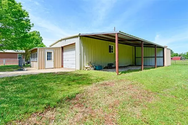 Tool, TX 75143,611 N Old Indian Trail