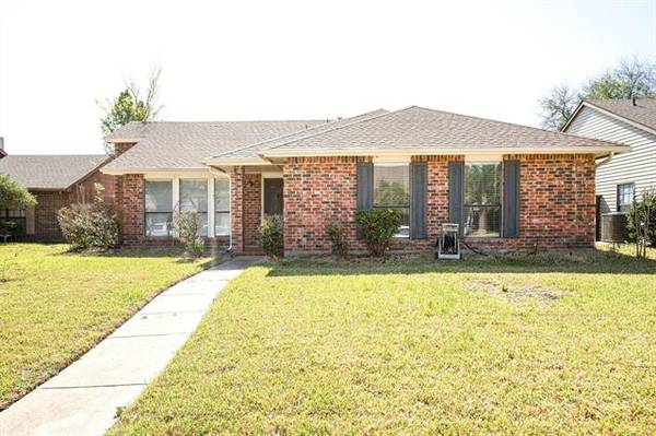 6821 Younger Drive, The Colony, TX 75056