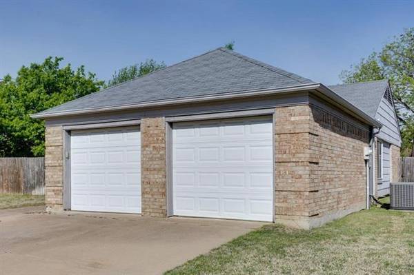 5306 Daffodil Court, Arlington, TX 76018