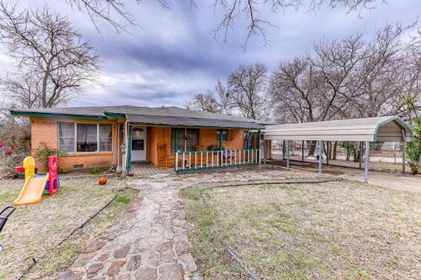 911 SW 10th Street, Mineral Wells, TX 76067