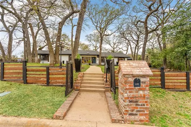 101 Manor Way Street, Grapevine, TX 76051