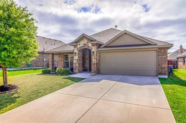 202 Valley View Drive, Waxahachie, TX 75167