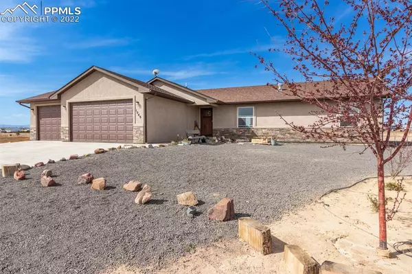 1049 W Mescalero DR, Pueblo West, CO 81007