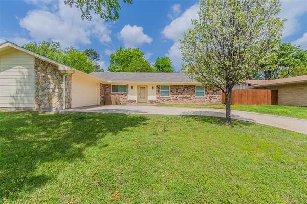 1011 Sleepy Hollow Drive N, Irving, TX 75061