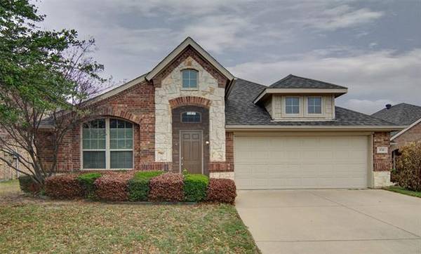 8748 Regal Royale Drive, Fort Worth, TX 76108