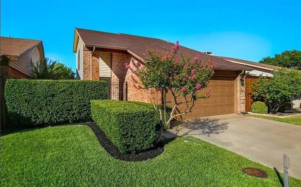 2602 Via Los Altos, Carrollton, TX 75006