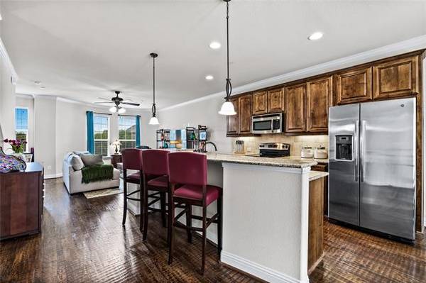 2500 Rockbrook Drive #7C104, Lewisville, TX 75067