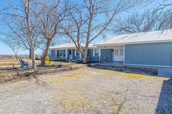 397 County Road 4387, Decatur, TX 76234