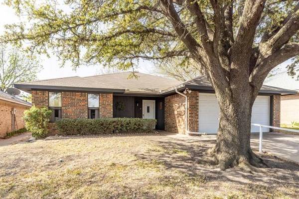 106 Lochness Circle, Weatherford, TX 76086