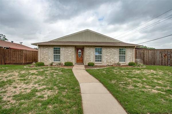 2047 Ash Hill Road, Carrollton, TX 75007