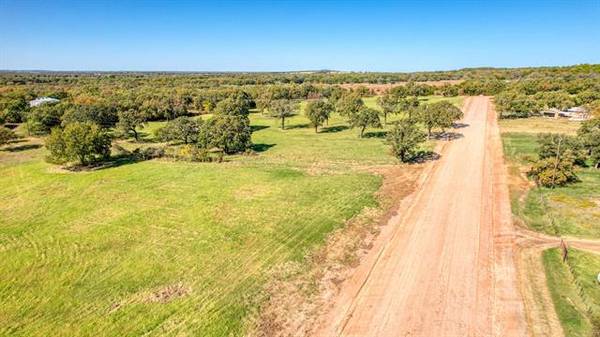 137 Aslan Road, Poolville, TX 76487