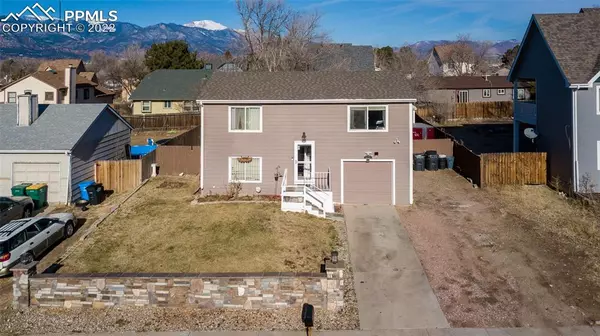 3426 Hunterwood DR, Colorado Springs, CO 80916