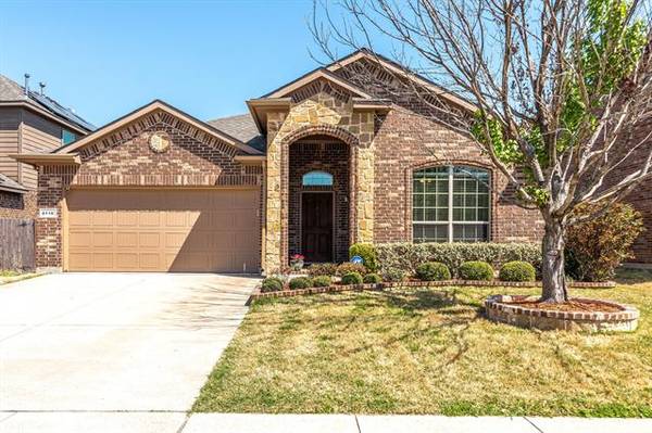 8116 Misty Water Drive, Fort Worth, TX 76131