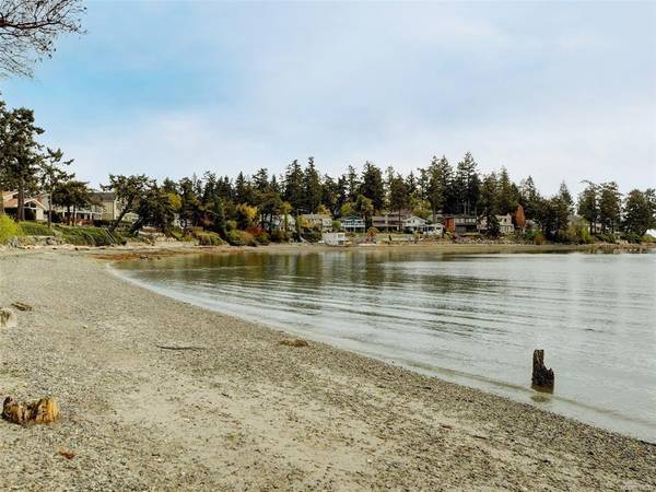 Sidney, BC V8L 2N8,10393 Allbay Rd