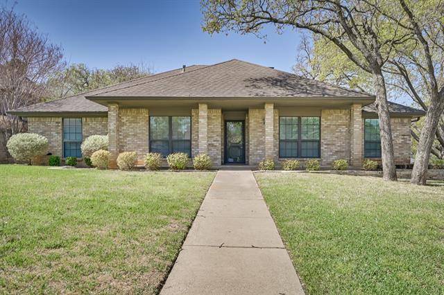 2628 Riveroaks Drive, Arlington, TX 76006