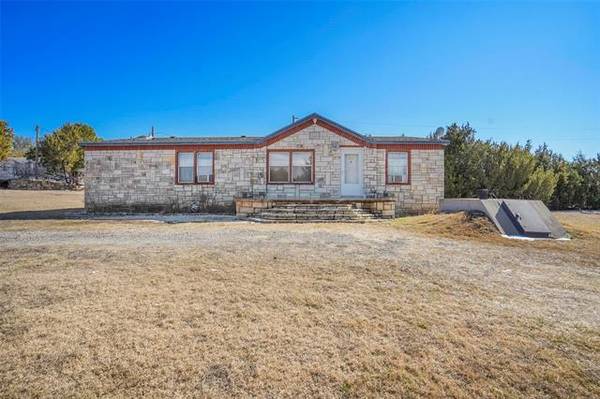 923 Bosque River Drive, Granbury, TX 76048