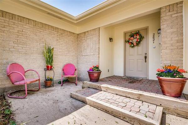 2821 Briarcliff Circle, Irving, TX 75062