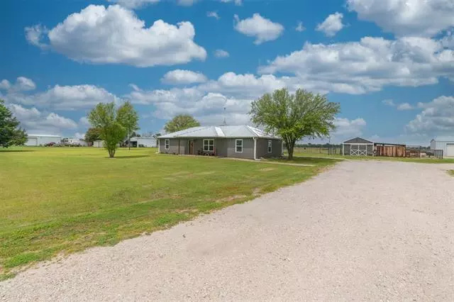 822 Walden Lane, Quinlan, TX 75474