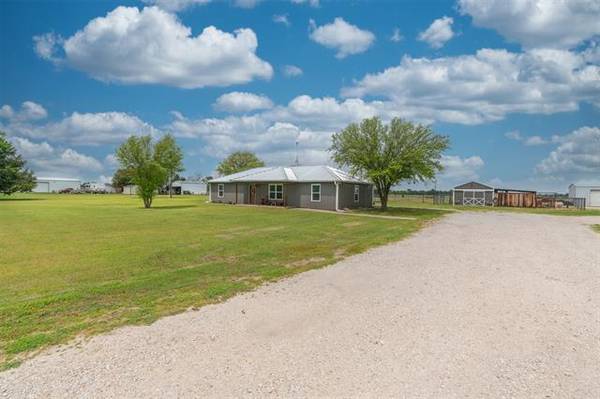 822 Walden Lane, Quinlan, TX 75474