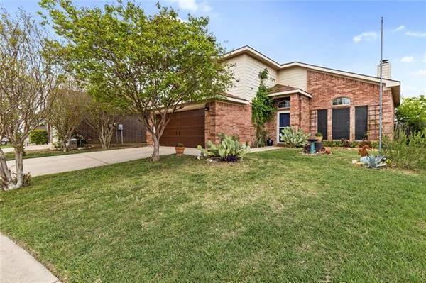 10345 Chadbourne Drive, Fort Worth, TX 76140