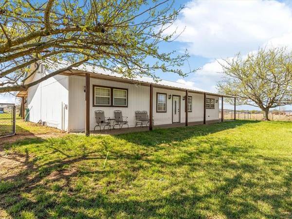 8801 Nix Road, Tolar, TX 76476