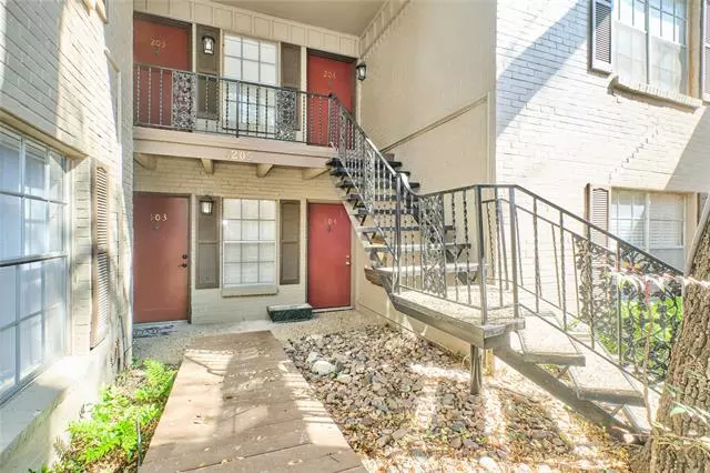 4205 Avondale Avenue #204, Dallas, TX 75219