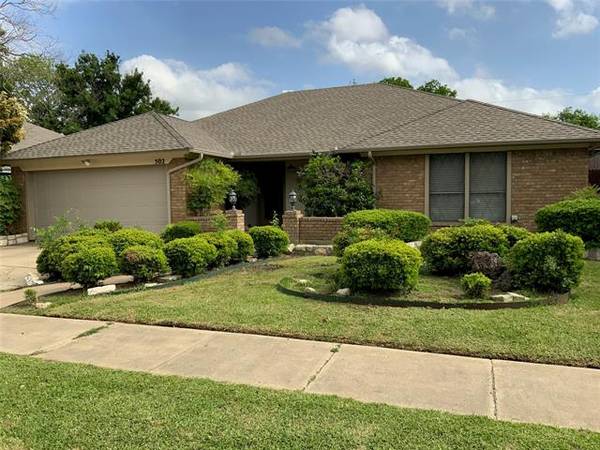 502 Betsy Ross Drive, Arlington, TX 76002