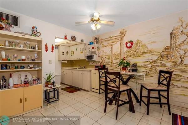 Hollywood, FL 33020,2145 Pierce St  #121