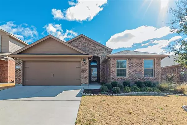 5152 Grayson Ridge Drive, Fort Worth, TX 76179