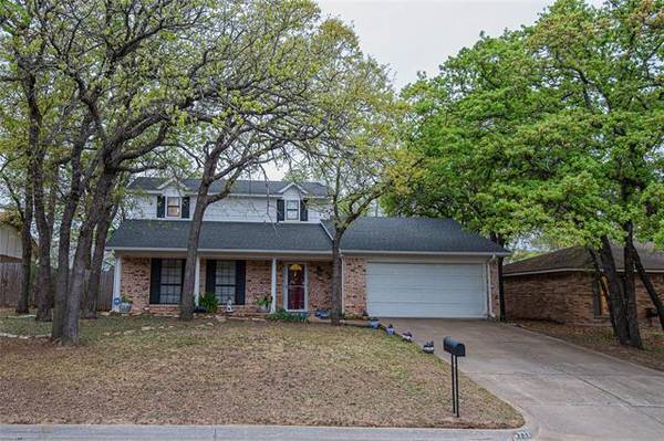 733 Timberoaks Drive, Azle, TX 76020