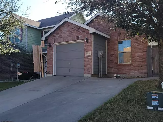 10749 Deauville Drive, Fort Worth, TX 76108