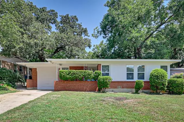 6213 Woodbine Drive, Fort Worth, TX 76112