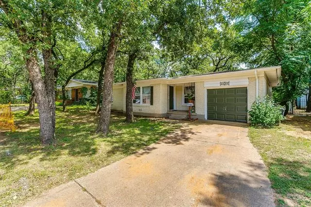 6304 Purington Avenue, Fort Worth, TX 76112