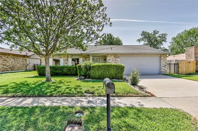 4248 Staghorn Circle S, Fort Worth, TX 76137