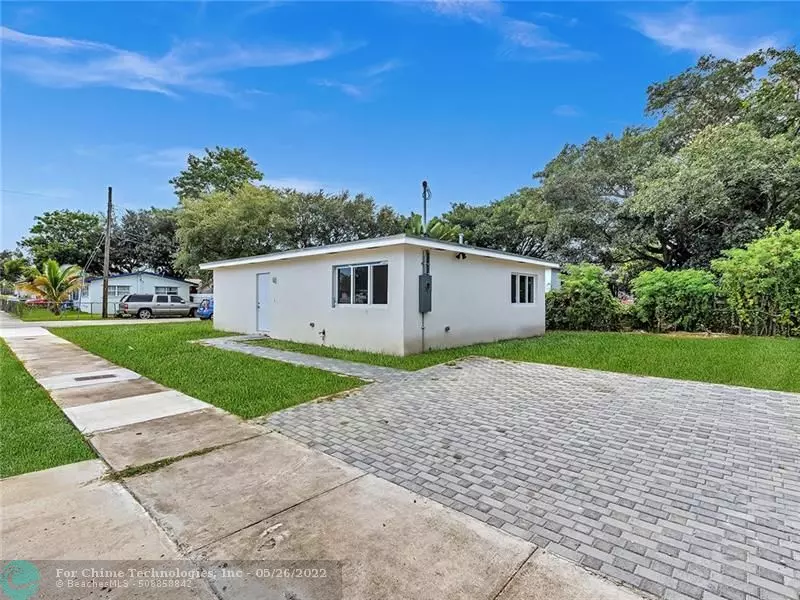 1301 NW 82nd St, Miami, FL 33147