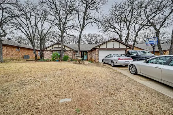 2112 Bainwood Trail, Arlington, TX 76015