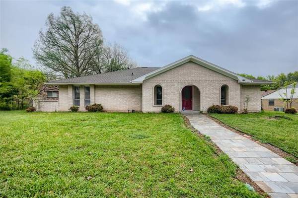 1108 Shadywood Lane, Desoto, TX 75115