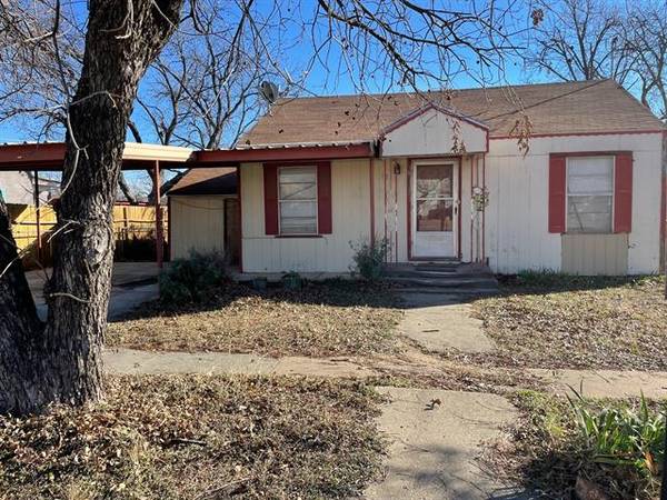 1705 S Commercial, Coleman, TX 76834