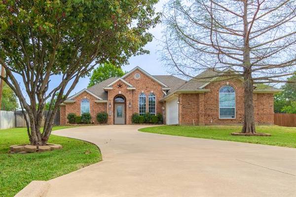 3930 Buena Vista Circle, Granbury, TX 76049