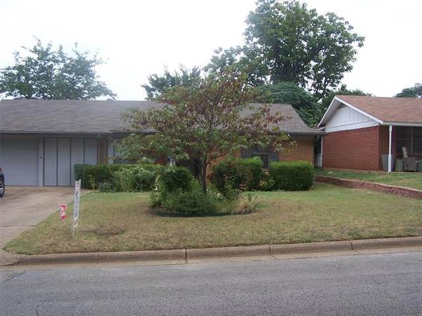 1101 Paula Drive, Arlington, TX 76012