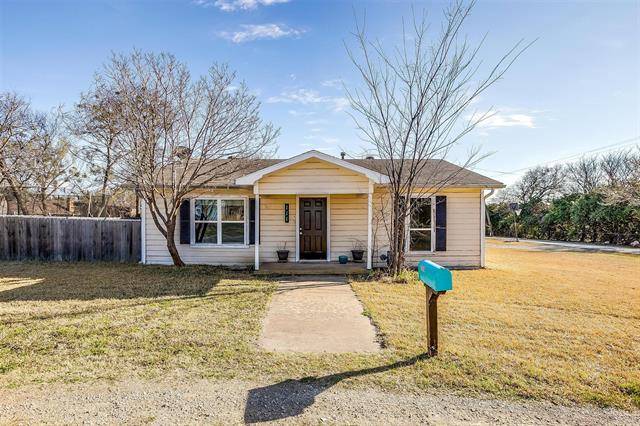 111 W Shelton Street, Alvarado, TX 76009